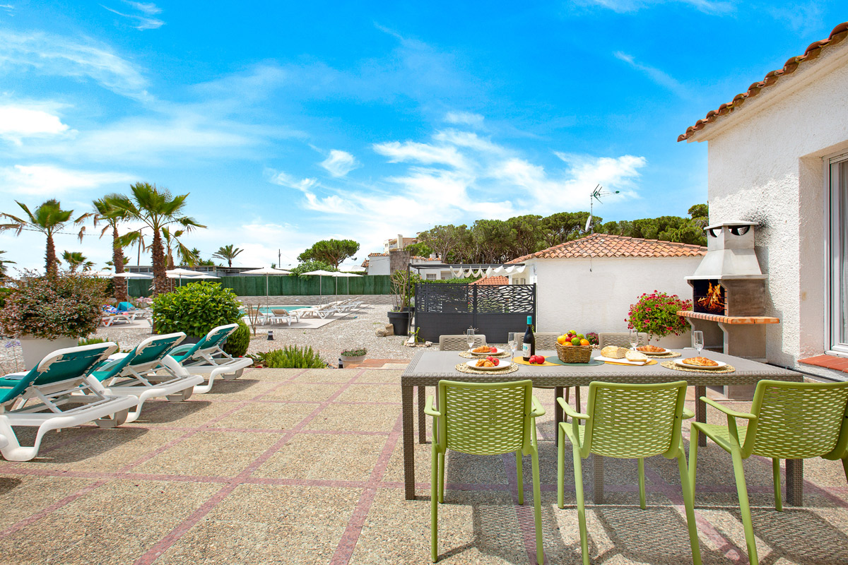 BEACHFRONT VILLAGE ODISSEA PARK. HOUSE 2